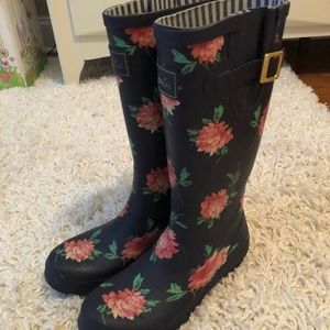 Pink floral joules rain boots with gold details